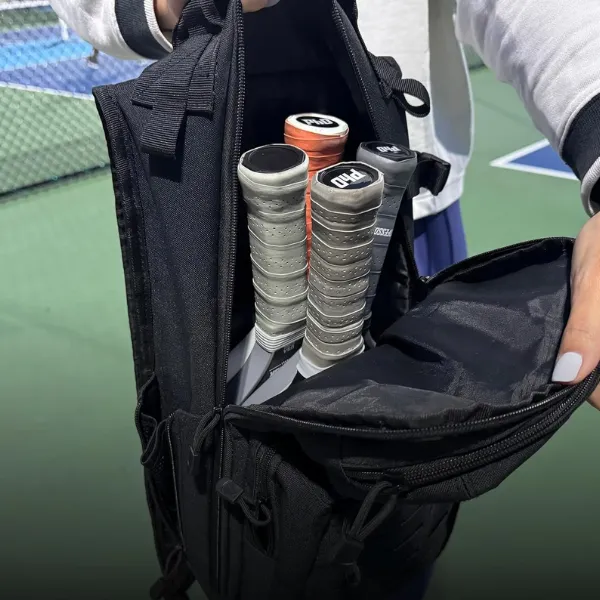 Mochila Pickleball CourtCommander: bolsa de pickleball pequeña y eficiente, con capacidad para 4 paletas, 6 pelotas y portavasos